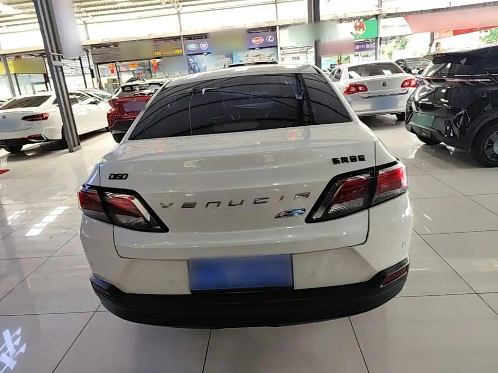 Venucia D60 — миниатюра 6
