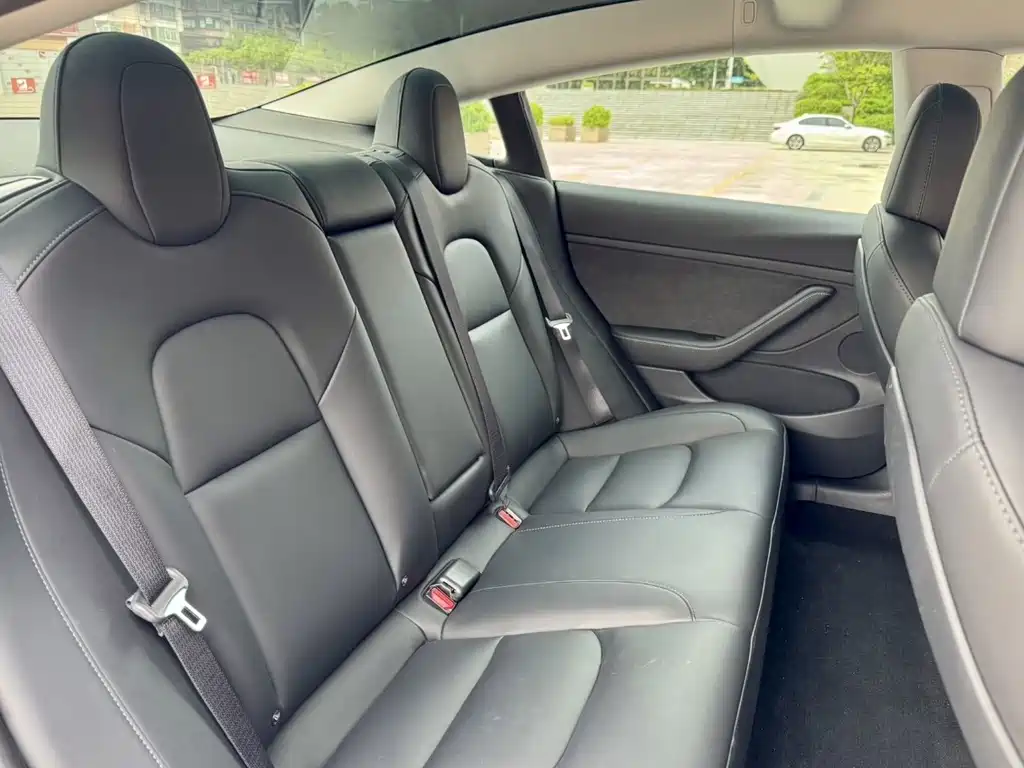 Tesla Model 3 — миниатюра 20