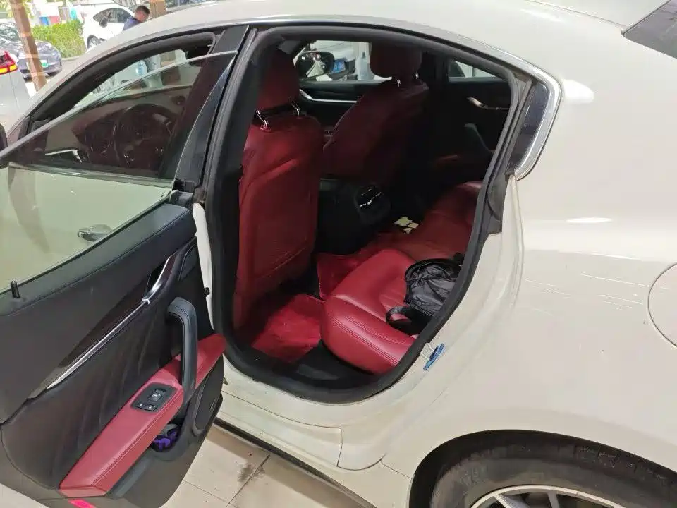 Maserati Ghibli — миниатюра 5