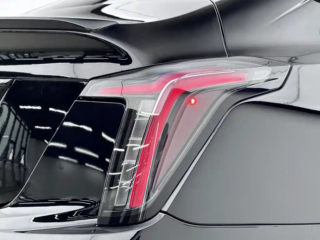 Cadillac CT5 — миниатюра 11