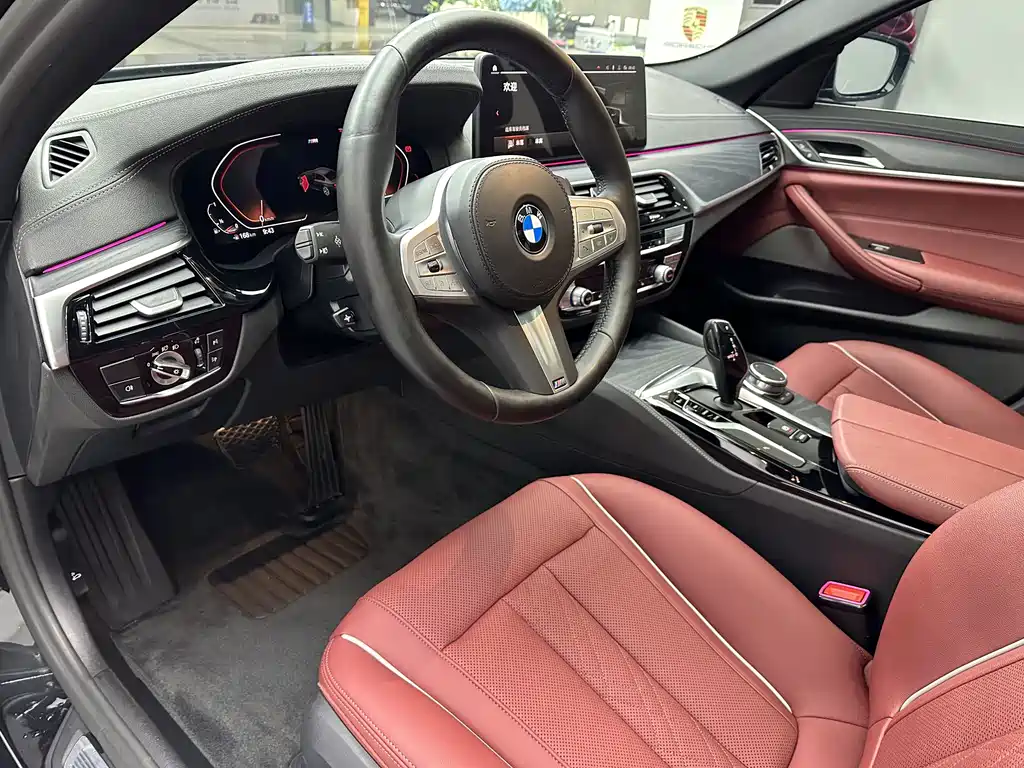 BMW 5 Series — миниатюра 12