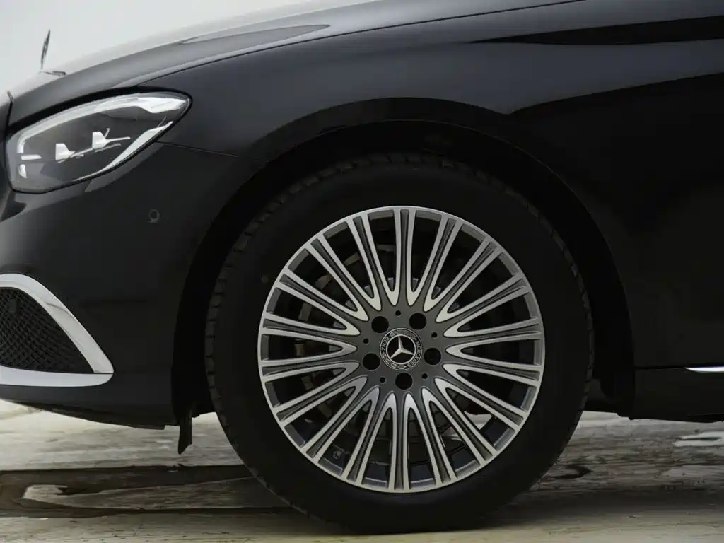 Mercedes-Benz E-Class — миниатюра 20