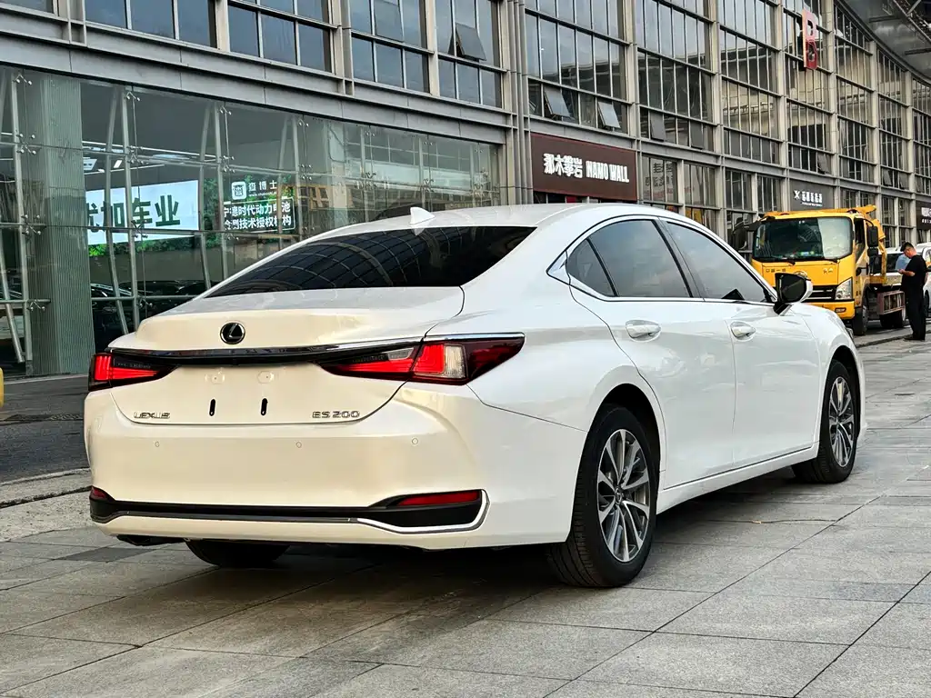 Lexus ES — миниатюра 3