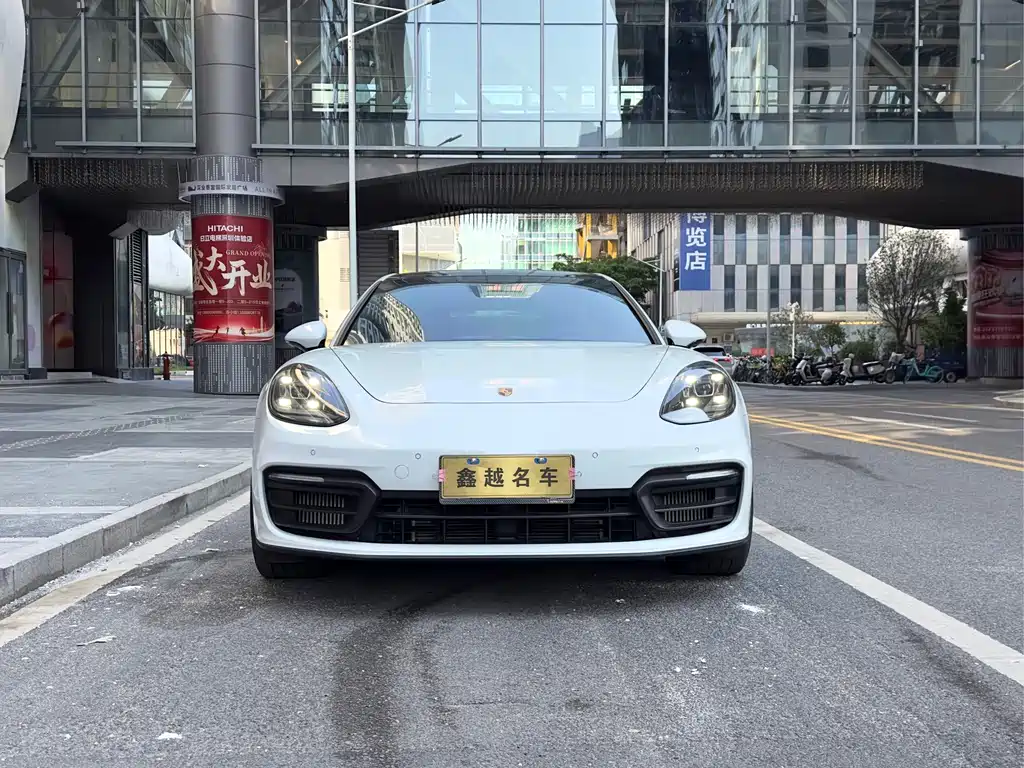 PORSCHE PANAMERA