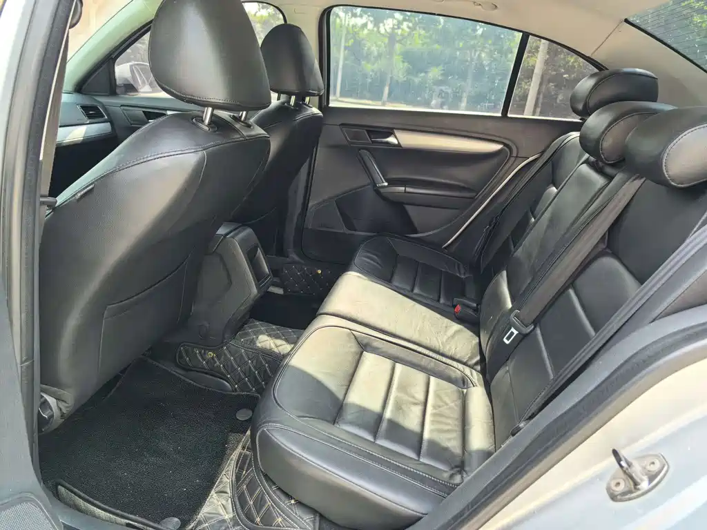 Volkswagen Lavida — миниатюра 4