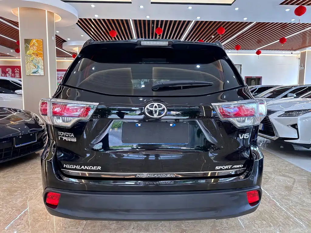 Toyota Highlander 2015 3.5L Luxury 7 мест