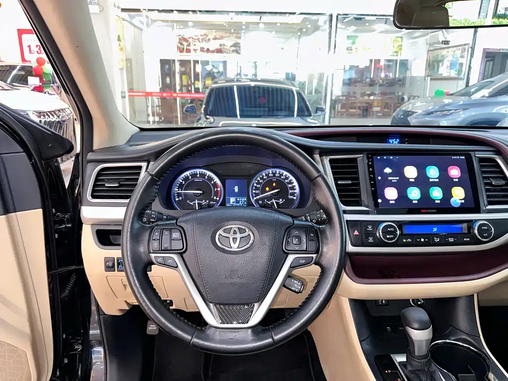 Toyota Highlander 2015 3.5L Luxury 7 мест