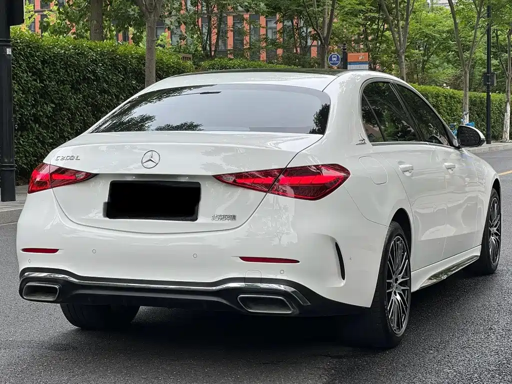 Mercedes-Benz C-Class — миниатюра 16