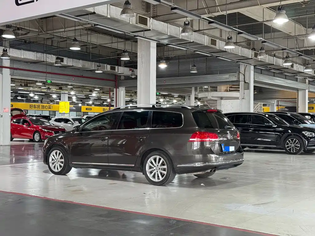 Volkswagen Magotan (Import) — миниатюра 5