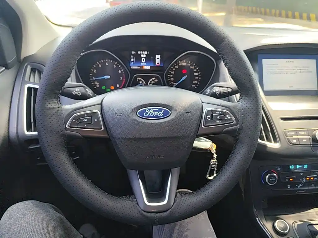 Ford Focus — миниатюра 11