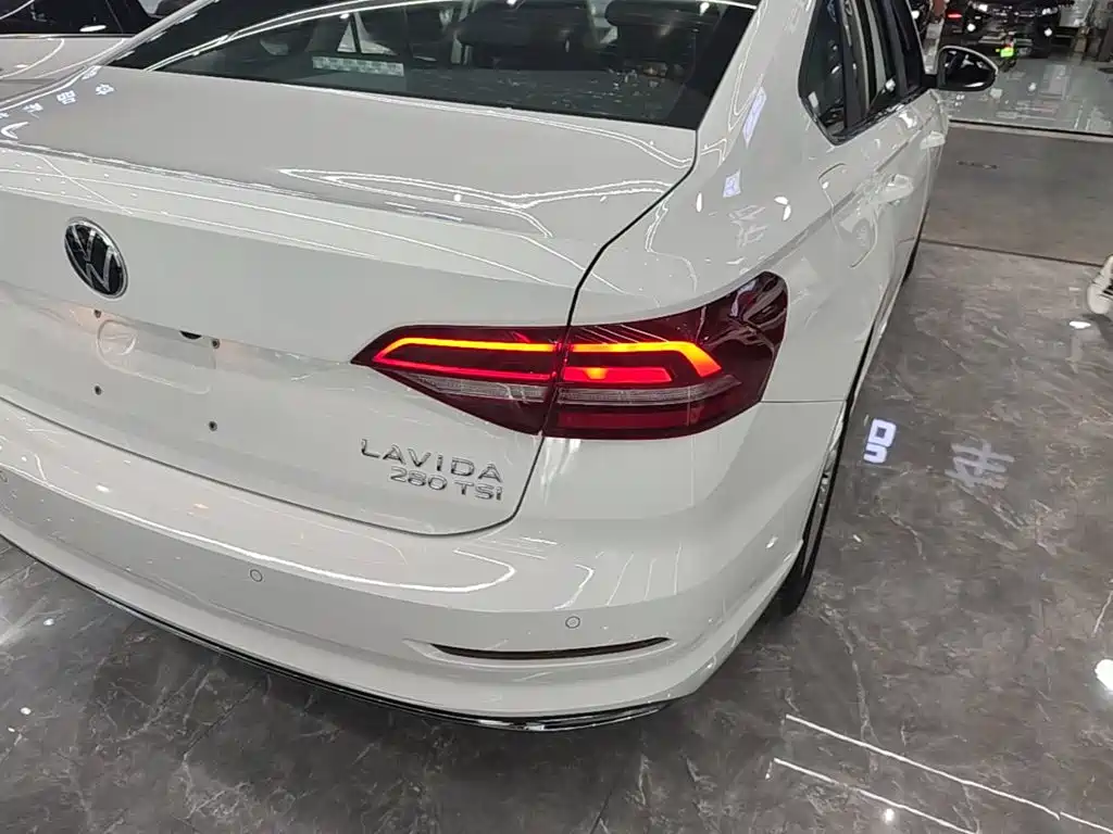 Volkswagen Lavida — миниатюра 8