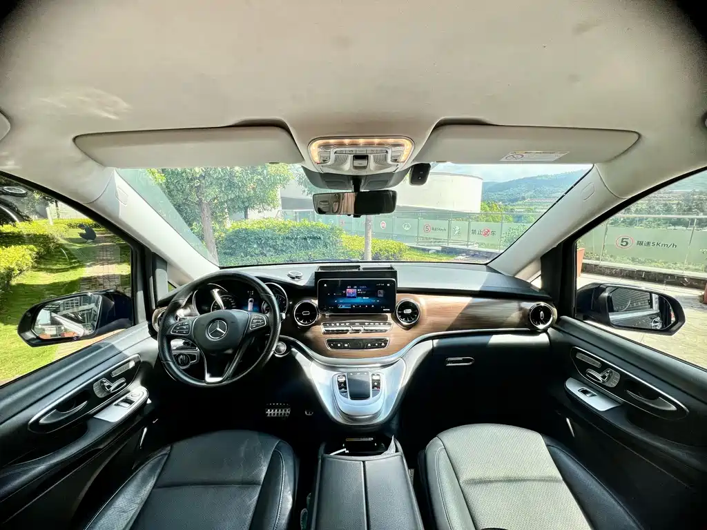 Mercedes-Benz V-Class — миниатюра 10