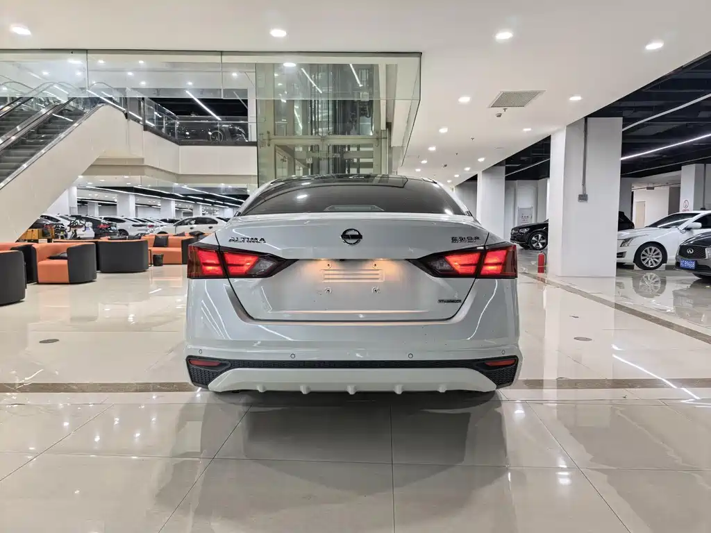 Nissan Teana — миниатюра 5