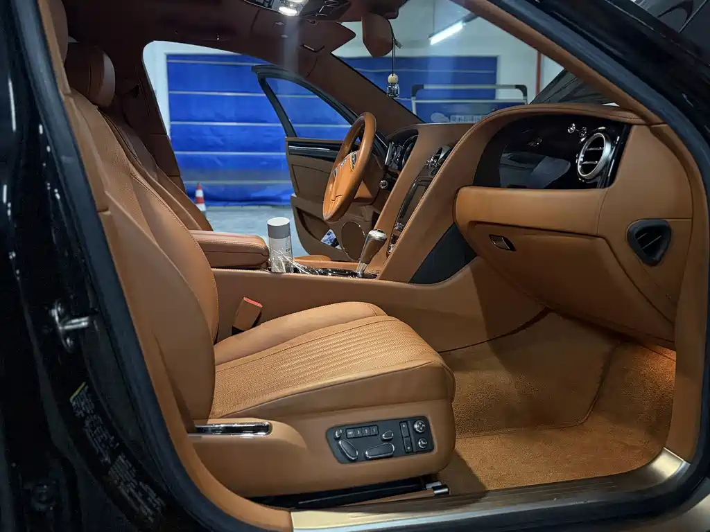 Bentley Flying Spur — миниатюра 6