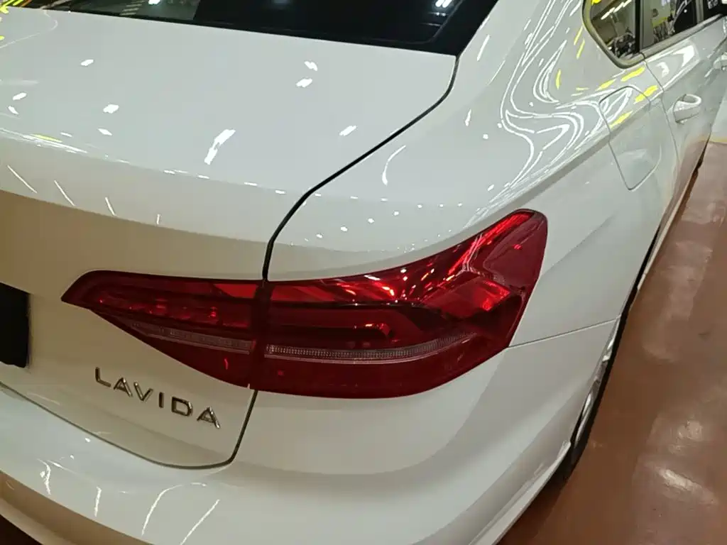 Volkswagen Lavida — миниатюра 8