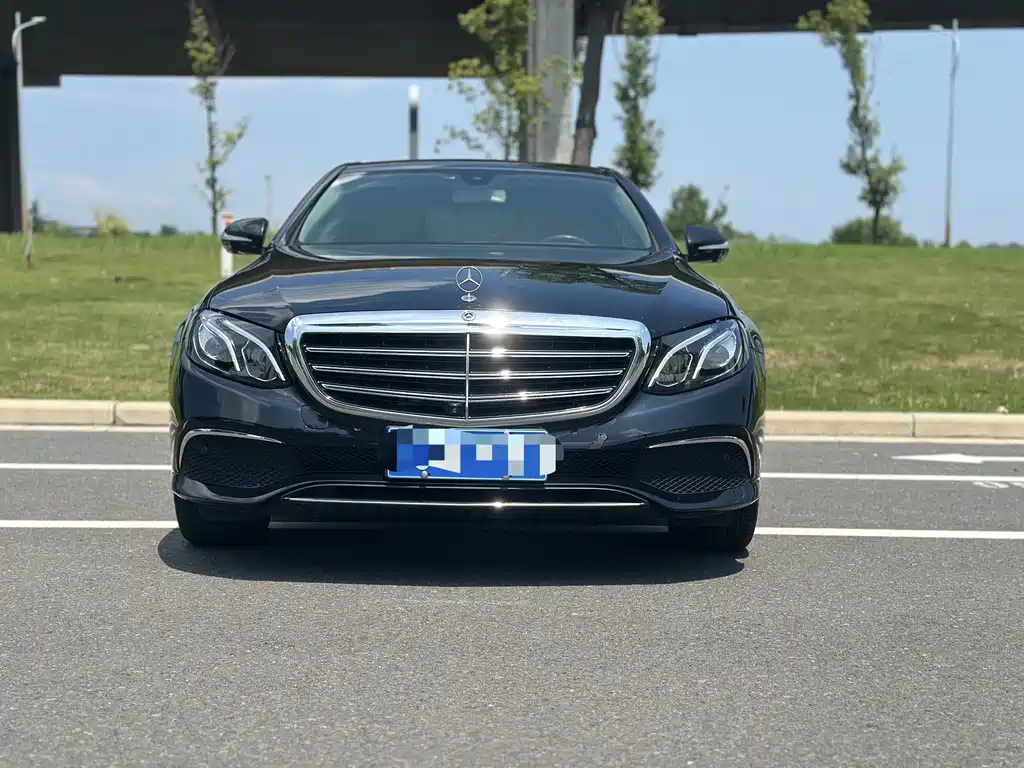 Mercedes-Benz E-Class — миниатюра 3