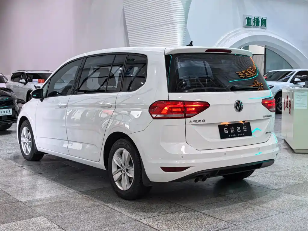 Volkswagen Touran — миниатюра 3