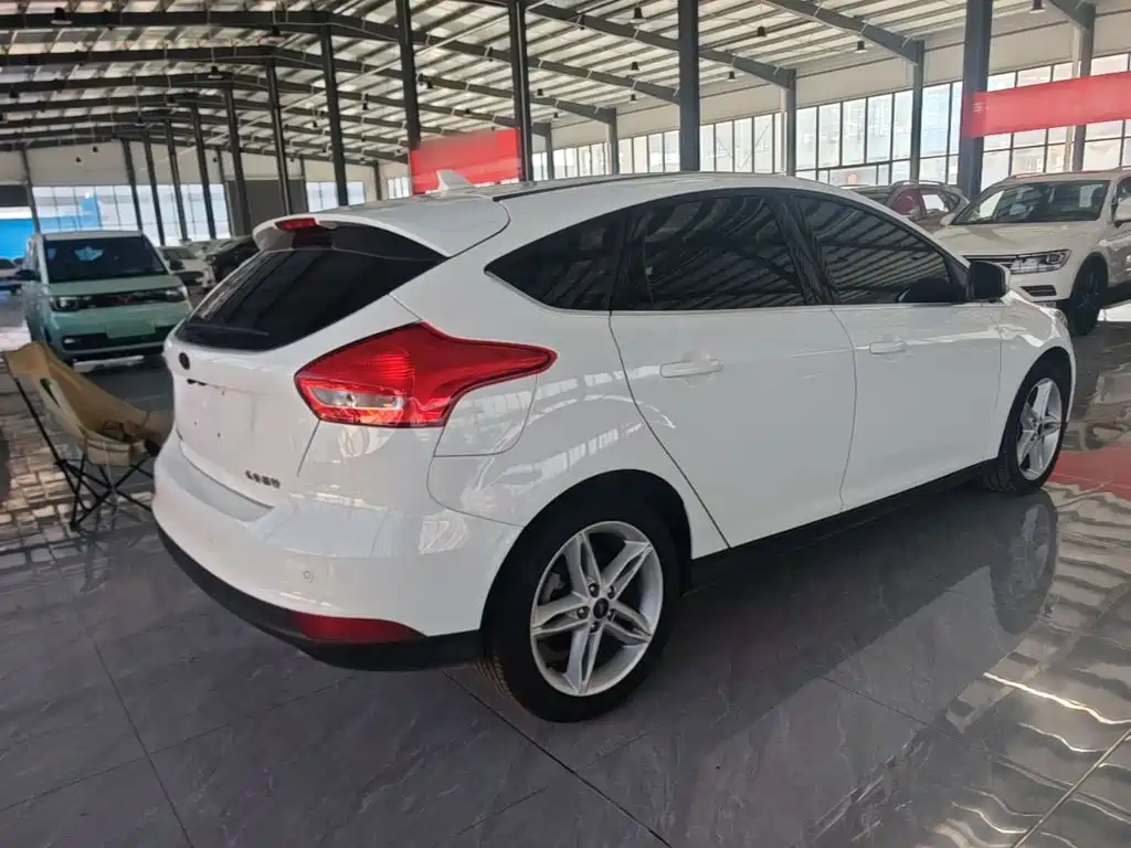 Ford Focus — миниатюра 7