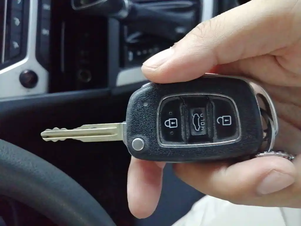 Hyundai Elantra — миниатюра 9