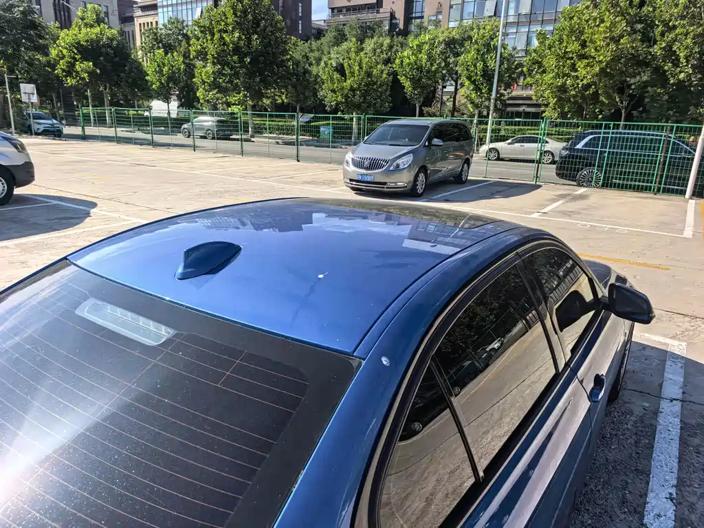 BMW 3 Series — миниатюра 11