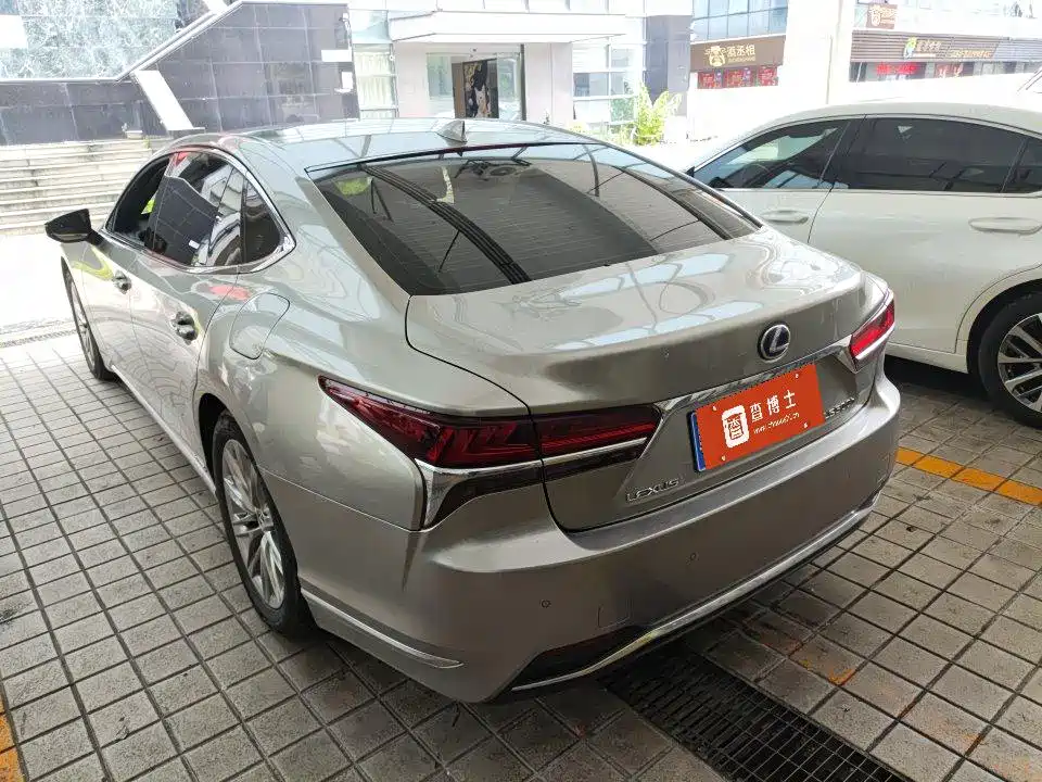 Lexus LS — миниатюра 9