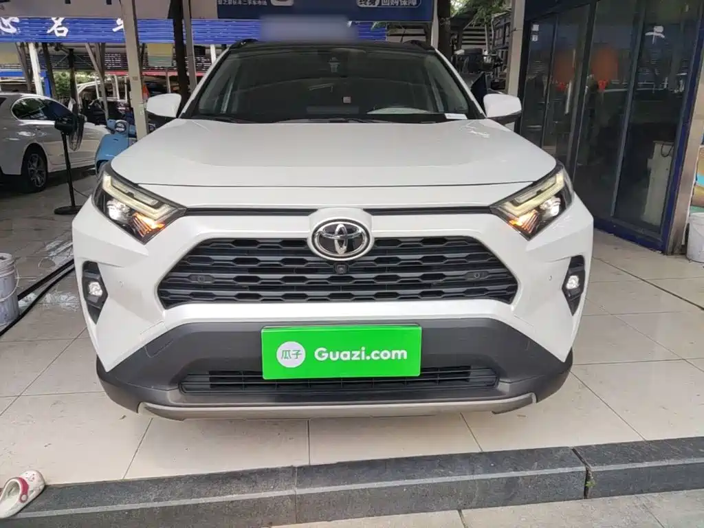 Toyota RAV4 — миниатюра 3