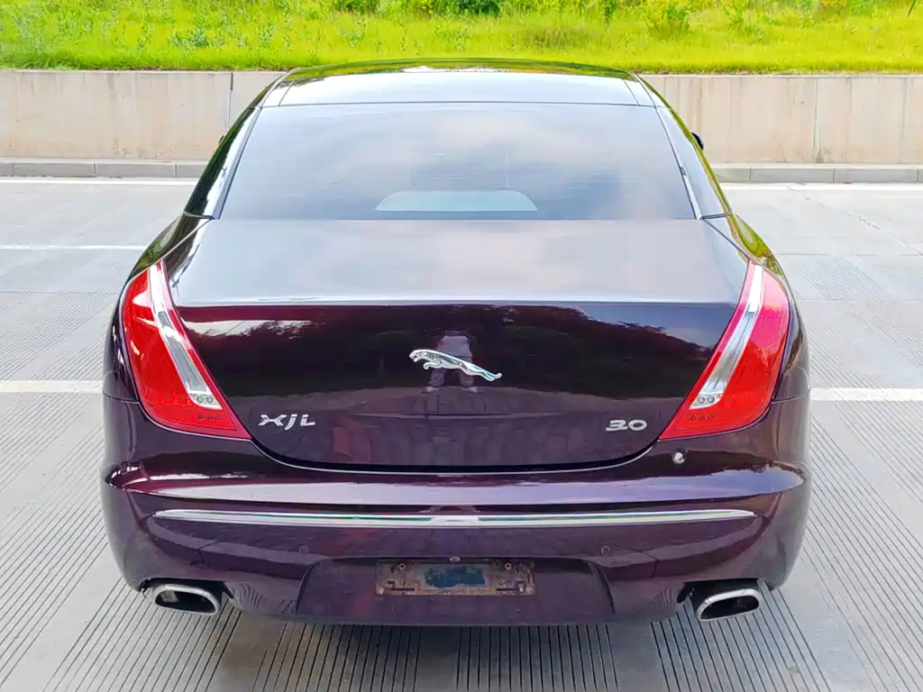 Jaguar XJ — миниатюра 8