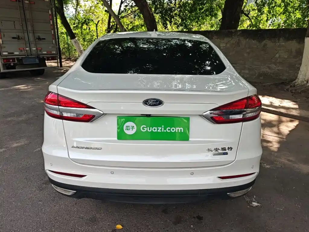 Ford Mondeo — миниатюра 6