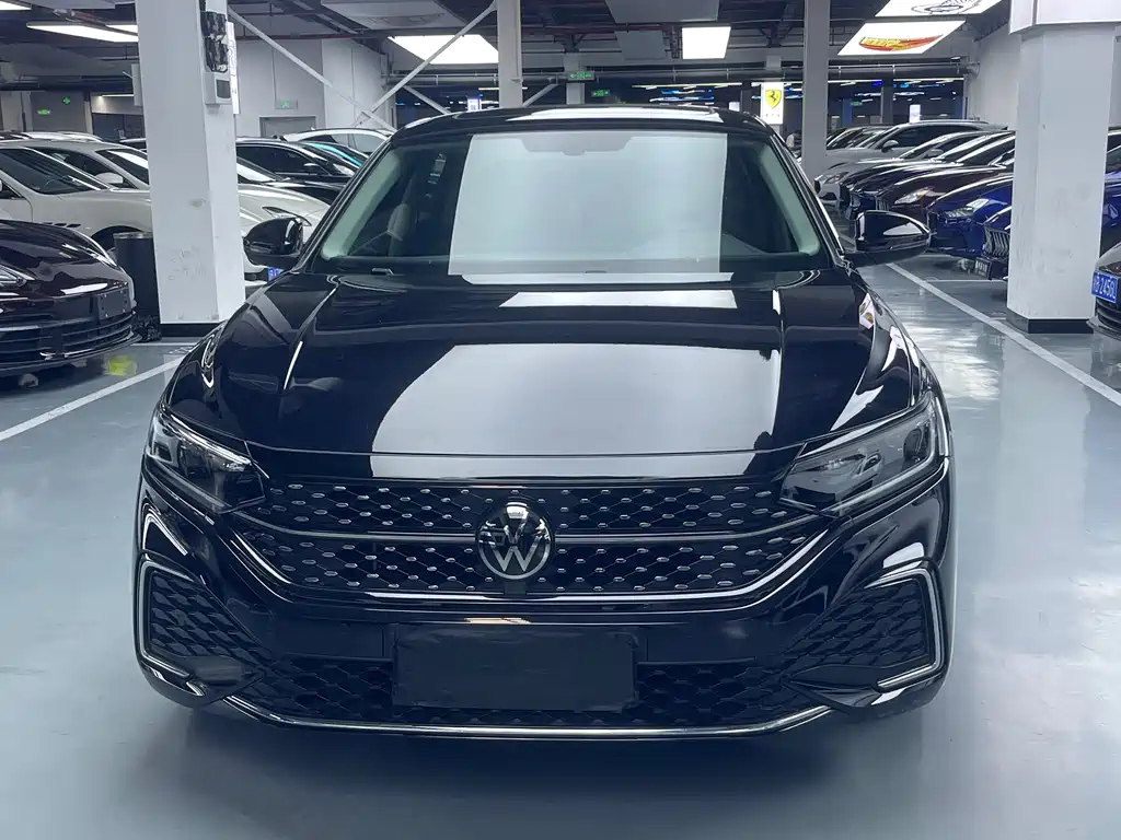 Volkswagen Passat 2024 330TSI Elite