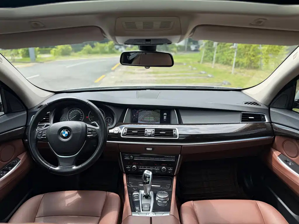 BMW 5 Series GT — миниатюра 9