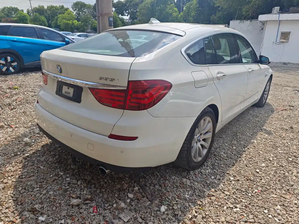 BMW 5 Series GT — миниатюра 4