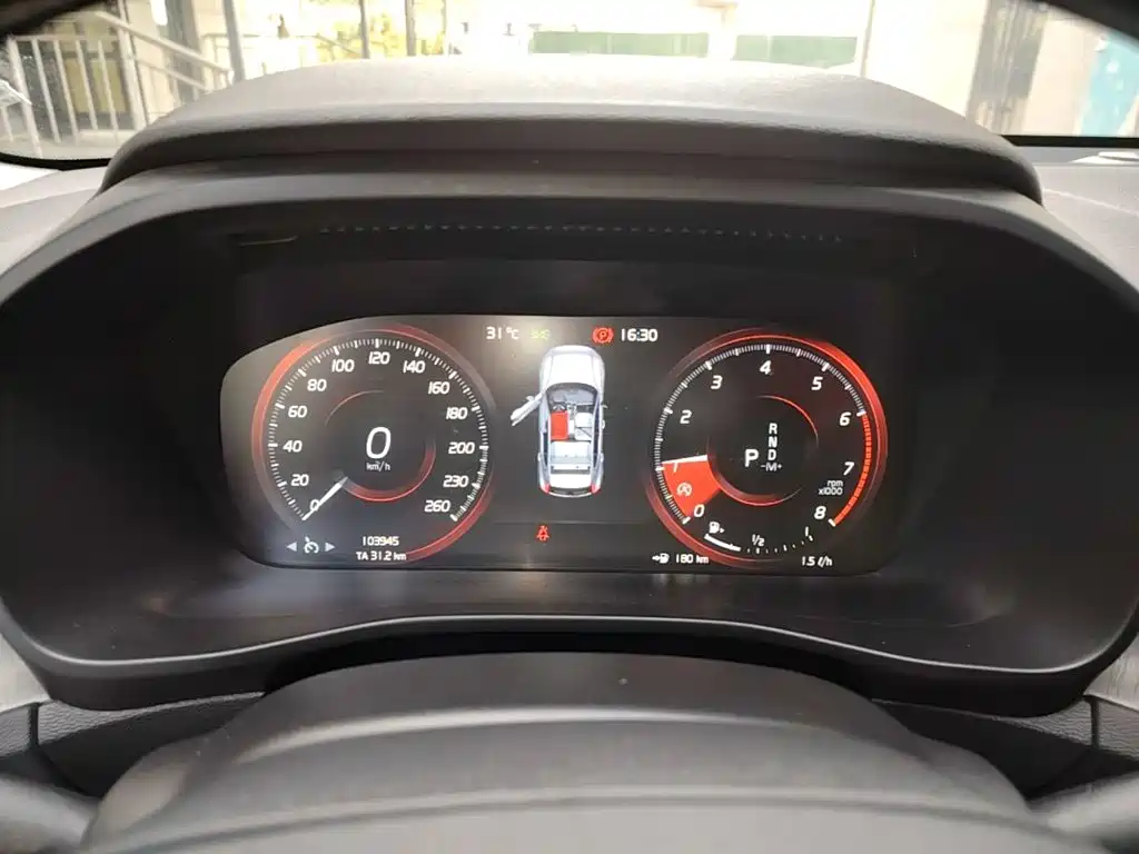 Volvo XC40 — миниатюра 12