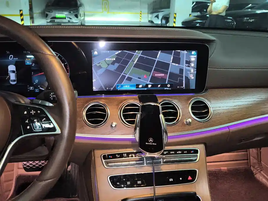 Mercedes-Benz E-Class — миниатюра 13