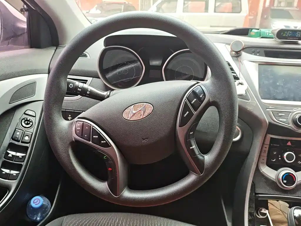 Hyundai Elantra Langdong — миниатюра 6