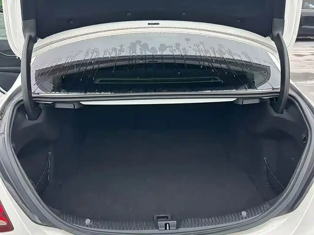 Mercedes-Benz C-Class — миниатюра 8