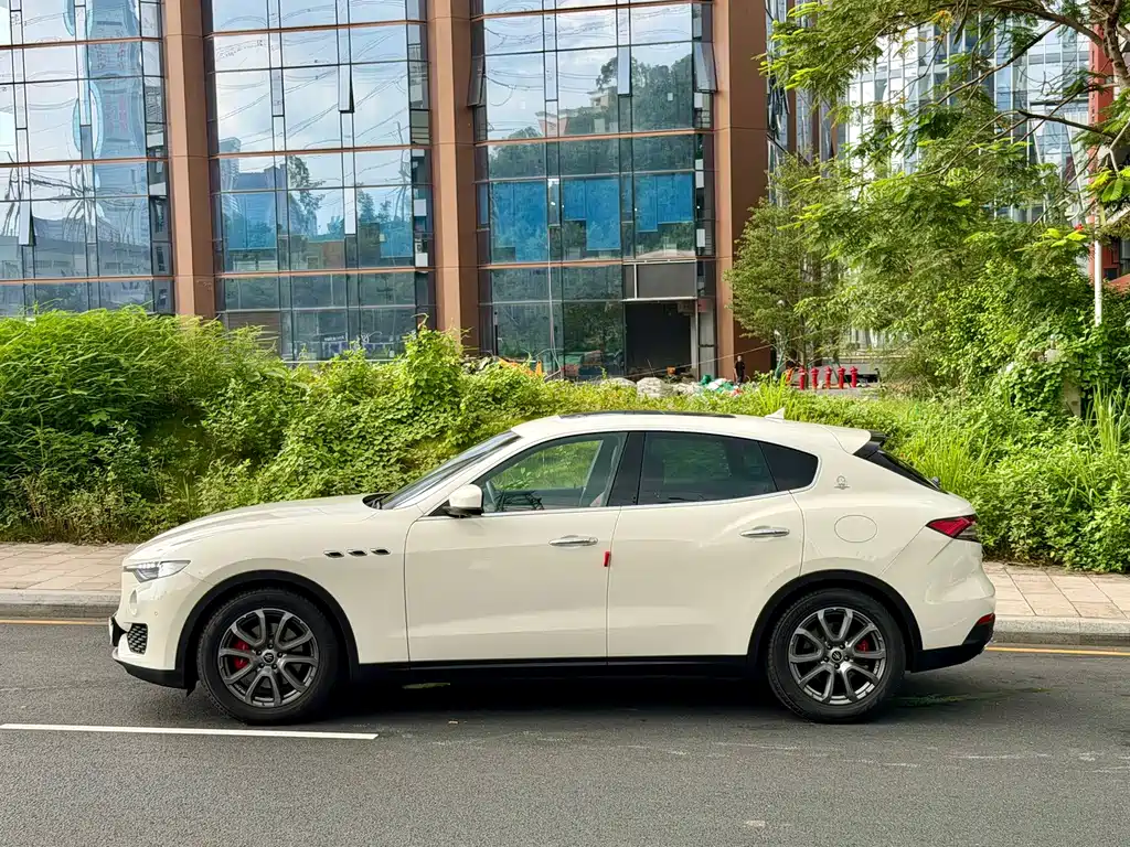 Maserati Levante — миниатюра 4
