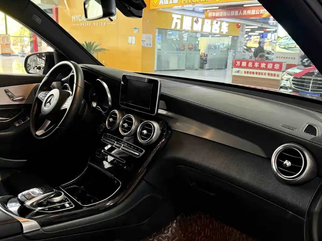 Mercedes-Benz GLC 2016 GLC 200 4MATIC