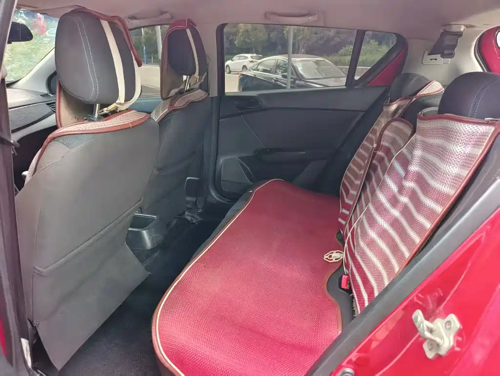 Baojun 310 — миниатюра 5