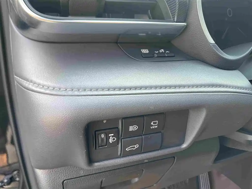Toyota Crown Kluger — миниатюра 27