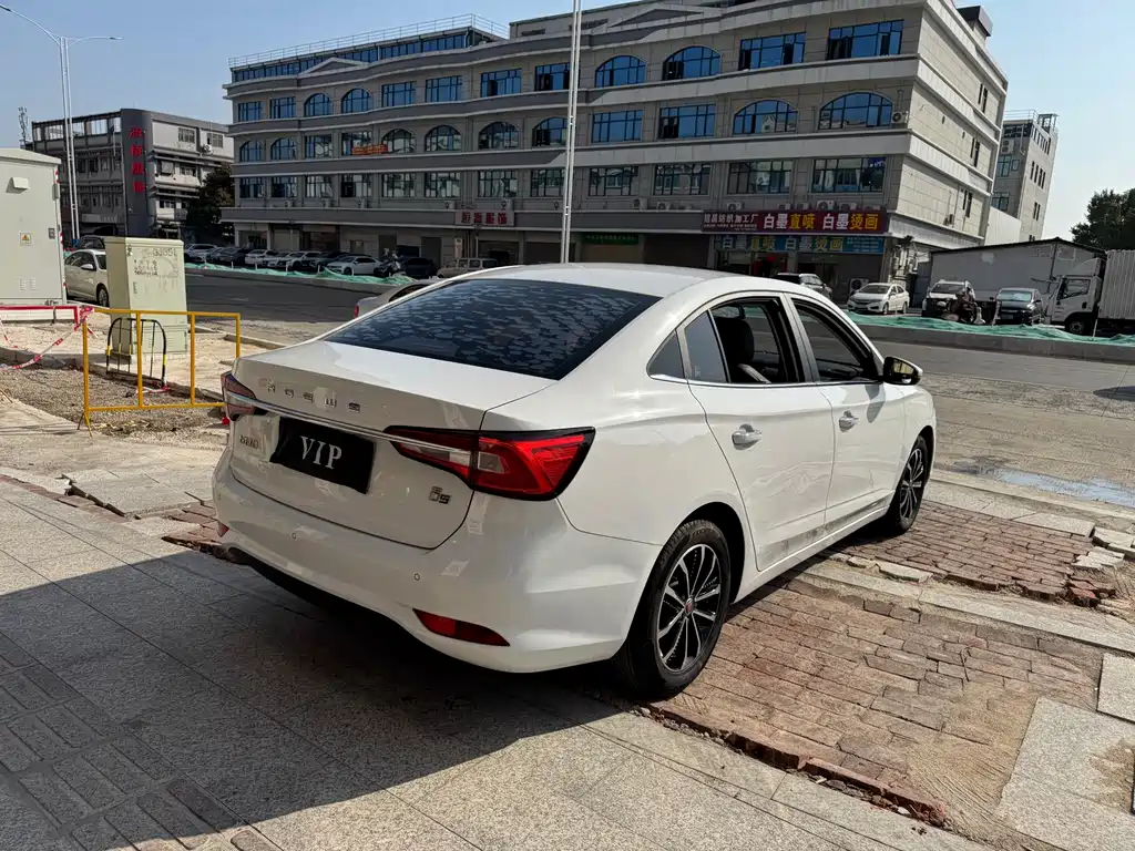 ROEWE I5