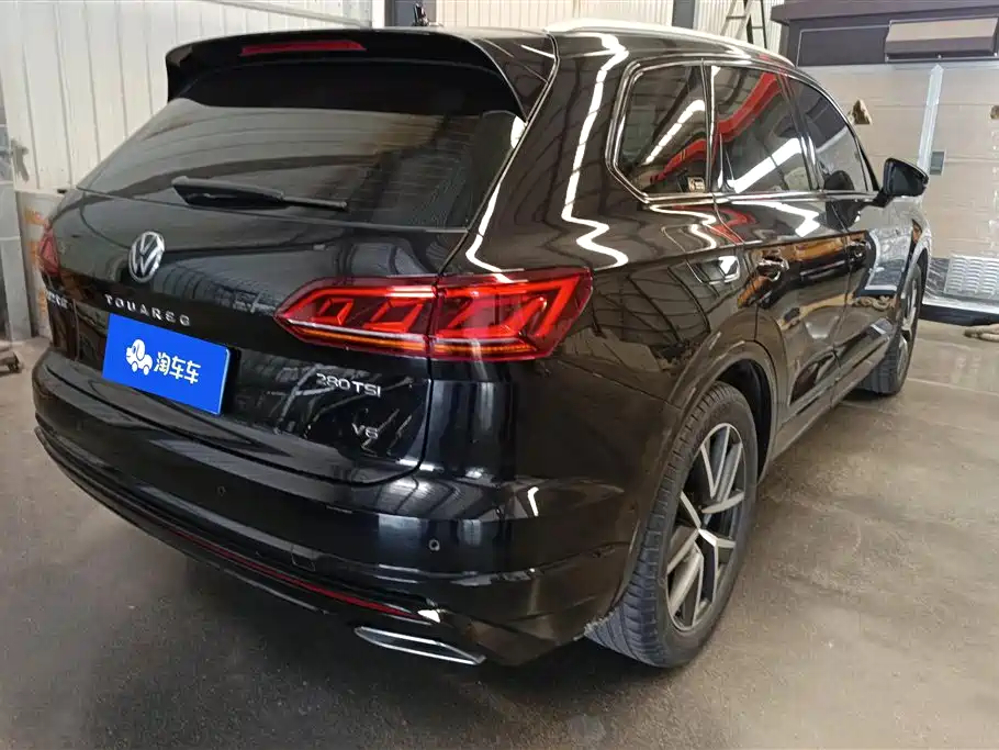 VOLKSWAGEN TOUAREG
