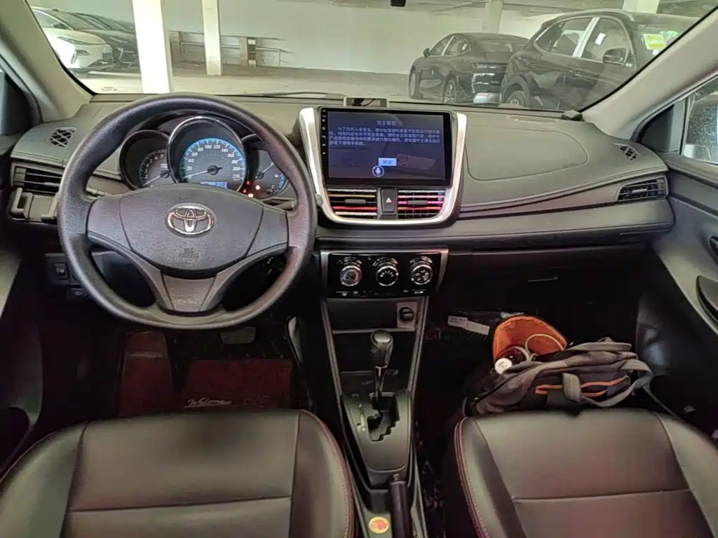 Toyota Yaris L — миниатюра 10
