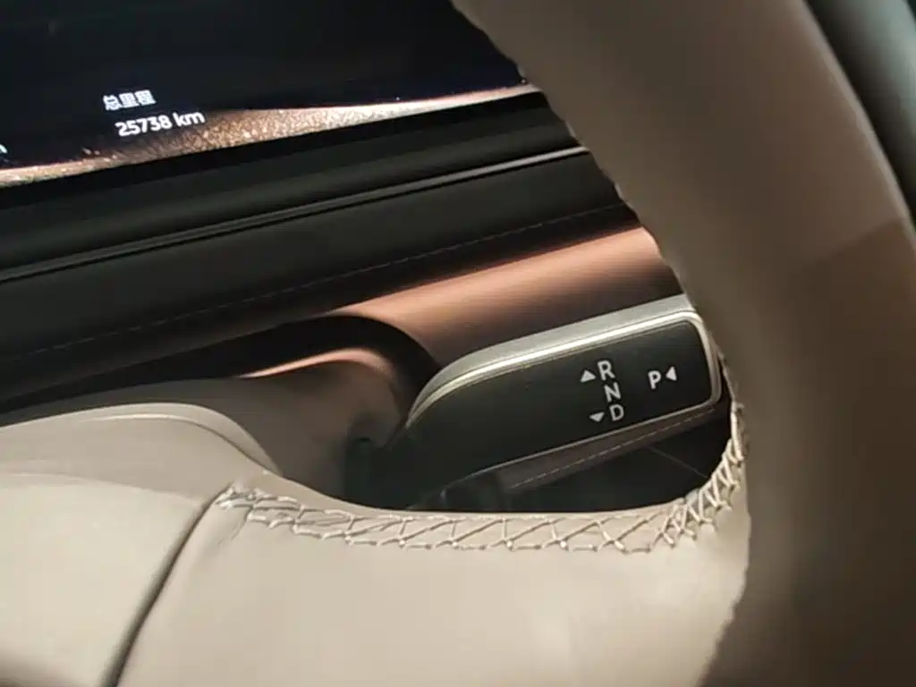 NIO ES8 — миниатюра 14