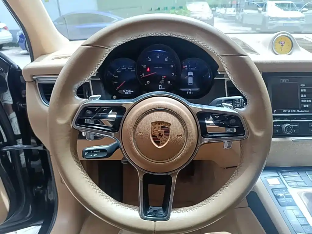 Porsche Macan — миниатюра 11