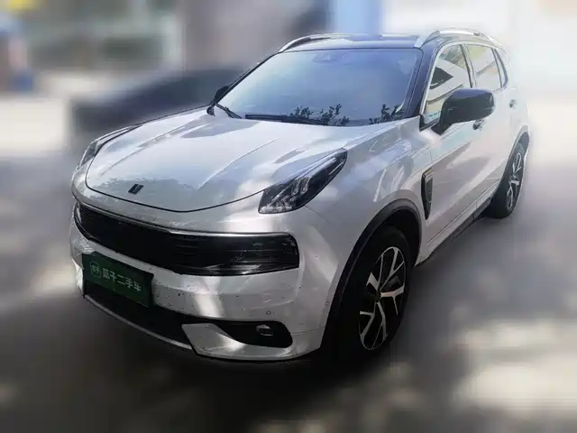 Lynk & Co 01