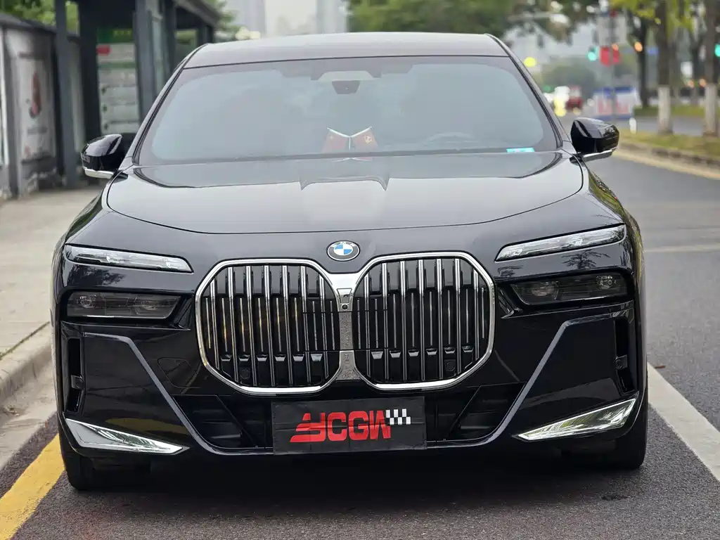 BMW 7 Series — миниатюра 2