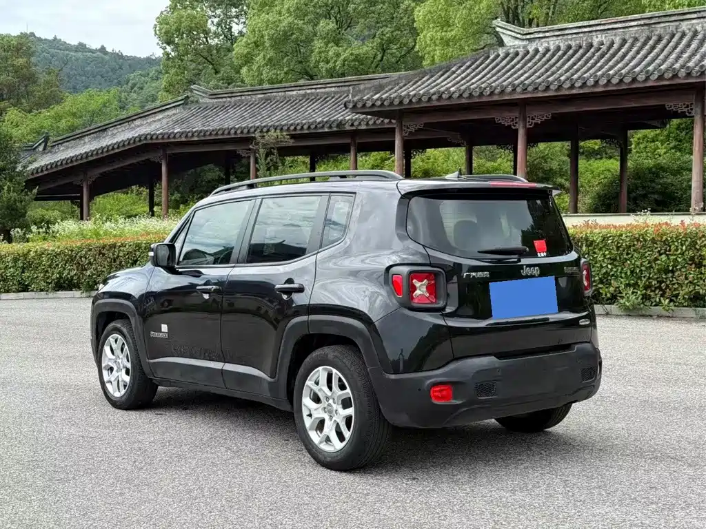Jeep Renegade — миниатюра 6