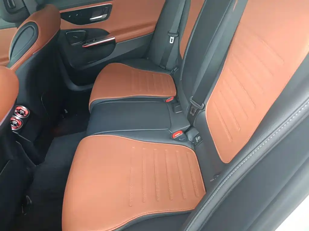 Mercedes-Benz C-Class — миниатюра 17