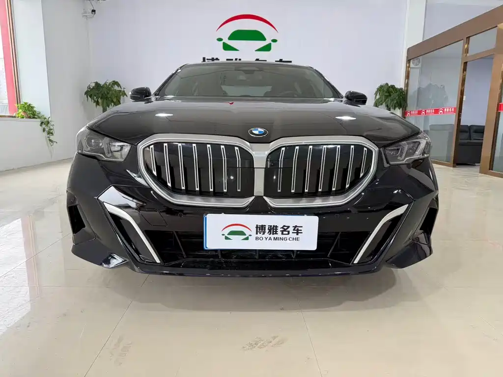 BMW 5 Series 2025