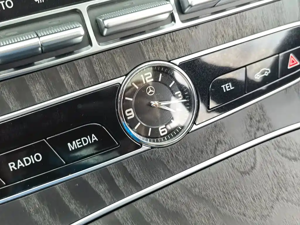 Mercedes-Benz E-Class — миниатюра 27